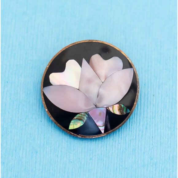 Vintage Majestic Lotus Brooch = N4 - Picture 1 of 2